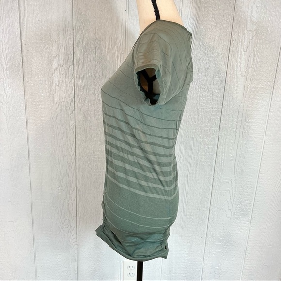 Athleta Olive Green Rushed Work Out Striped Short Sleeve Shirt Medium - Picture 5 of 9